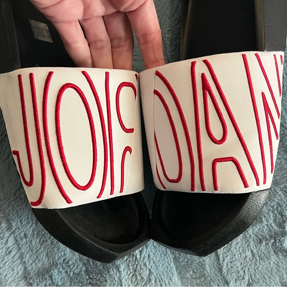 Jordan White and Red Nola Slide Sandals, women’s Size 9 - Picture 2 of 7